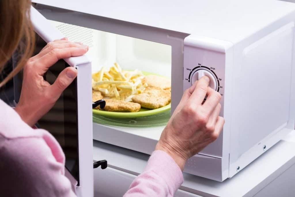 how-many-watts-does-a-microwave-have-comparing-cooking-times