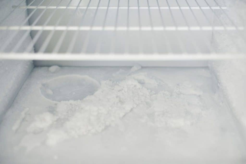 How To Defrost A Freezer Without Getting Water Everywhere