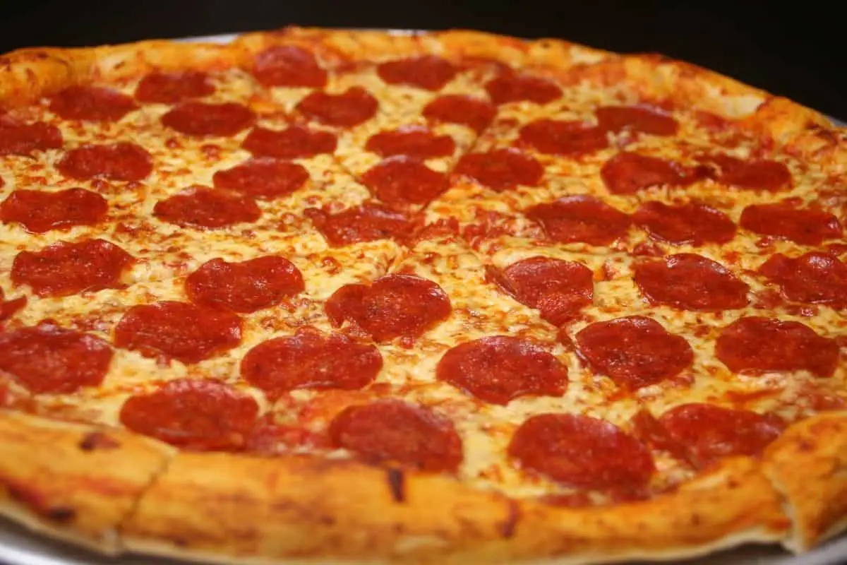 Pizza with pepperoni